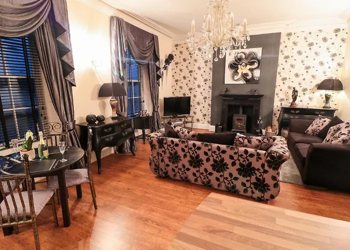 Sneaton Hall 4 شقة